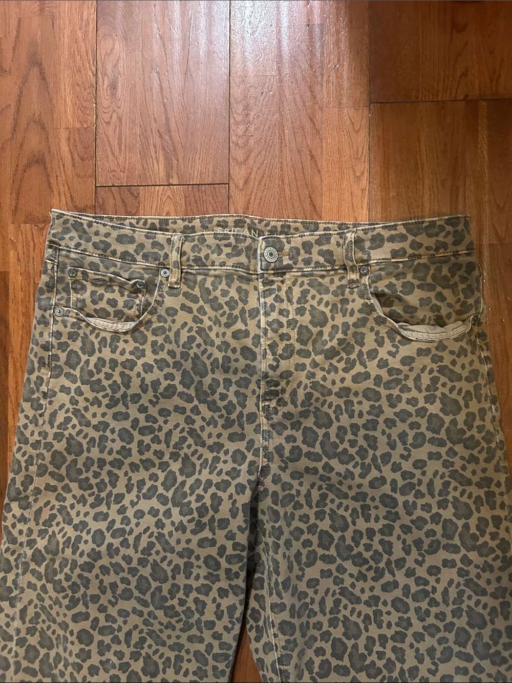 American Eagle Leopard Print Jeans 14 Short - Picture 2 of 8